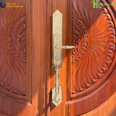 KL-939 tích hợp 5 tính năng mở khóa hiện đại: vân tay, mã số, thẻ từ, chìa cơ và điều khiển qua app điện thoại