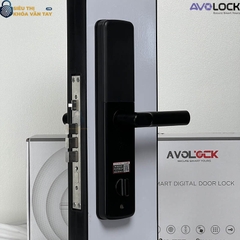 Avolock AV 68 hỗ trợ nhiều phương thức mở khóa như vân tay, mã số, thẻ từ và chìa cơ dự phòng