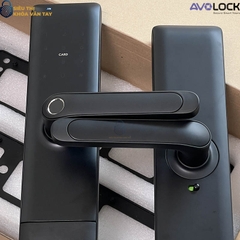 Khóa cửa vân tay Avolock AV 63 có thiết kế tinh tế, dễ dàng sử dụng và lắp đặt