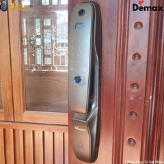 Khoá vân tay cửa gỗ Demax SL898 là lựa chọn hàng đầu cho không gian sống hiện đại và an toàn
