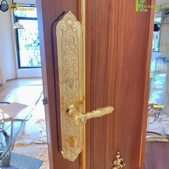 Sản phẩm hỗ trợ mở khóa bằng vân tay, mã số, thẻ từ, chìa cơ và điều khiển từ xa qua ứng dụng Tuya/Smart Life