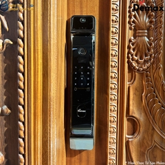 Tích hợp công nghệ mở khóa thông minh: vân tay, mã số, thẻ từ và chìa cơ