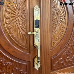 Với chất liệu cao cấp và kiểu dáng đẳng cấp, khoá Demax EL819 là điểm nhấn nổi bật cho cửa chính