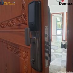 Thiết kế sang trọng, phù hợp lắp đặt cho cửa gỗ tự nhiên và cửa gỗ công nghiệp