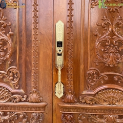 Sản phẩm tích hợp đầy đủ phương thức mở khóa hiện đại: vân tay, mã số, thẻ từ, chìa cơ và điều khiển từ xa qua app