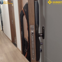 Khóa vân tay cửa gỗ Hubert CG68 COPPER an toàn chống trộm