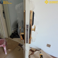 Khóa vân tay cửa gỗ Hubert CG99 GOLD 24K an toàn chống trộm