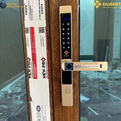 Khóa vân tay cửa nhôm Hubert CN39 sang trọng hiện đại