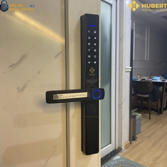 Khóa vân tay cửa nhôm Hubert CN68 giải pháp bảo vệ cửa nhôm hiệu quả.