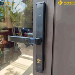 Khóa vân tay cửa nhôm Hubert CN77 thiết kế chắc chắn và bền bỉ