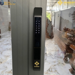 Khóa vân tay cửa nhôm Hubert CN79 BLACK thiết kế mạnh mẽ, chắc chắn