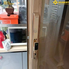 Khóa vân tay cửa nhôm Hubert CNI6 TITAN EU thông minh bảo mật
