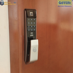 Khóa vân tay cửa gỗ Giovani GSL-K888BG màu đen bạc sang trọng