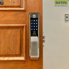 Khóa vân tay cửa gỗ Giovani GSL-K888BG màu đen bạc sang trọng
