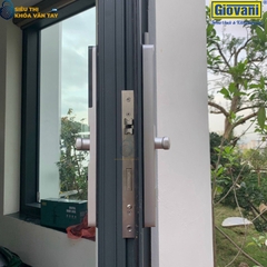Khóa vân tay Giovani GSL-K511S màu bạc, thiết kế đẹp mắt và bảo mật hiệu quả cho cửa nhôm
