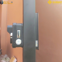 Khóa vân tay Hubert cửa cổng CC15 TITAN EU an toàn chống trộm