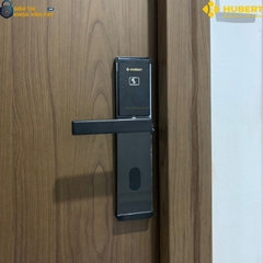 Sản phẩm hỗ trợ mở khóa bằng thẻ từ, vân tay, mã số và chìa cơ dự phòng