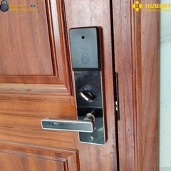 Hỗ trợ vân tay, thẻ từ, mã số và chìa cơ – đảm bảo an toàn và linh hoạt khi sử dụng
