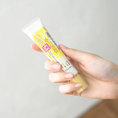 Gel dưỡng trắng da, chứa tinh chất nhau thai Ngựa, giúp ngăn ngừa lão hóa da - WHITE LABEL PREMIUM PLACENTA RICH GOLD GEL 30g - 4968123626407