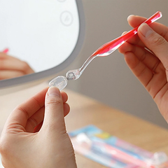 KAI Dao cạo lông mày cán nhựa 01-158 (bộ 2 cái)