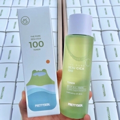 Nước hoa hồng JEJU CICA chiết xuất rau má (PRETTYSKIN THE PURE JEJU CICA 100 TONER), dung tích 250ml, lọ nhựa, dưỡng sáng cho da, hiệuPRETTYSKIN