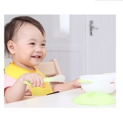 Bộ bát ăn kèm thìa nhựa Aprica