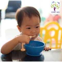 Thìa xoay 360 độ không đổ Beaba