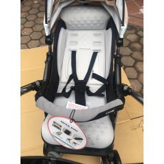 Xe đẩy Mega Ride Deluxe Combi Nhật Bản