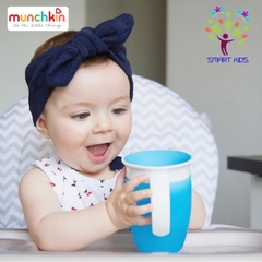 CỐC TẬP UỐNG 360 ĐỘ CHỐNG ĐỔ MUNCHKIN CÓ NẮP 207ML