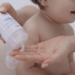 Gel Tắm Gội Cho Trẻ Sơ Sinh & Em Bé Mustela 2 in 1 Cleansing Gel 200ml