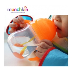 CỐC ỐNG HÚT MỌI TƯ THẾ MUNCHKIN 207ML