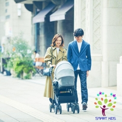 Xe đẩy Combi Umbretta 4 bánh quay tự động Premium new black