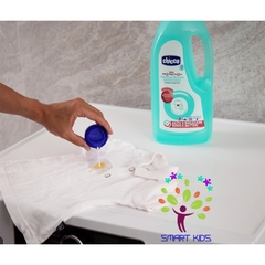NƯỚC TRỢ GIẶT CHICCO 0M+ LÀM MỚI SỢI VẢI 2000ML