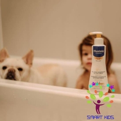 Sữa Tắm Gội Da Khô MUSTELA Nourishing Cleansing Gel with Cold Cream 300ml