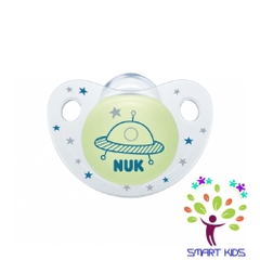 BỘ 2 TI GIẢ NUK NIGHT / DAY SILICONE PHÁT SÁNG