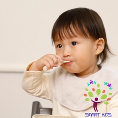 Bộ Muỗng Nĩa T.L.I RICHELL Kèm Hộp Cho Bé Tự Xúc