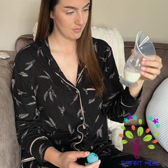 Cốc Hứng Sữ /hút Sữa Rảnh Tay  Nuby Natural Touch Silicone Breast Pump