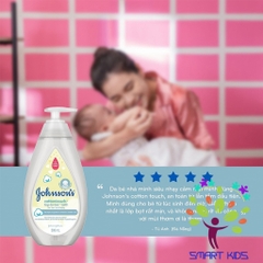 Sữa Tắm Gội Cho Bé Johnson's Baby Top-To-Toe Bath Cotton Touch Dịu Nhẹ, Dưỡng Ẩm Cho Bé