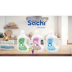 Nước Giặt Xả Sachi Organic Hương Thơm Dịu Nhẹ, Làm Sạch Vết Bẩn, Làm Mềm Và Giữ Bền Màu Vải An Toàn Cho Trẻ Nhỏ