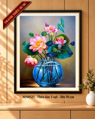 Tranh thêu kín Bình hoa sen MN0321, kích thước 50 x 70 cm