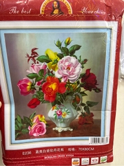 Tranh thêu kín bình hoa hồng E236, kích thước 70 x 80 cm