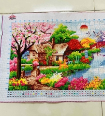 TRANH ĐÃ THÊU THÀNH PHẨM, PHONG CẢNH NGÔI NHÀ HẠNH PHÚC, KÍCH THƯỚC 84 x 43 cm
