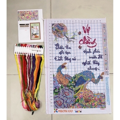 Tranh thêu chữ thập Vợ chồng, kích thước 48 x 74 cm, nền trắng không thêu