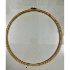 Khung tròn và khung vuông thêu tranh chữ thập