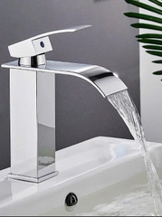 Vòi lavabo, vòi rửa mặt GIORMANI nóng lạnh cao cấp SNL63 kèm đôi dây cấp inox
