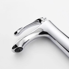 Vòi lavabo, vòi rửa mặt GIORMANI nóng lạnh lá liễu cao cấp SNL60 kèm đôi dây cấp inox