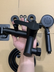 Bộ sen tắm nóng lạnh GIORMANI inox mạ đen cao cấp kết hợp bát sen chỉnh 3 chế độ nước SNL907-VHS14