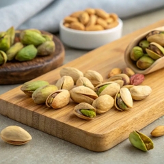 Hạt dẻ cười hộp 400g