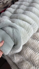 Chăn Hồ Ly Siêu Mềm 6kg – Ấm Áp Sang Trọng Cho Mùa Đông