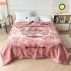 Chăn Siêu Tuyết 4KG – Nhẹ, Mềm, Giữ Ấm Tốt Cho Mọi Gia Đình